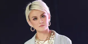 Gara-Gara Foto Berdua, Akun IG Gosip Amerika Sempat Sangka Agnez Mo Pacar Chris Brown