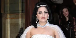 Gara-Gara High Heels, Lady Gaga Nyaris Terjungkal di Jalanan