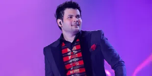 Gara-Gara Ini Ridho Rhoma Nabrak Mobil Parkir