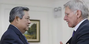 Gaulnya Harrison Ford Saat Bertemu Presiden SBY