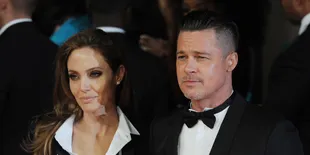 Gaun Apa Sih Yang Dikenakan Angelina Jolie Saat Menikah?