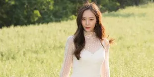 Gaun Biru Krystal di 'Bride of The Water God' Seharga Rp 66 Juta