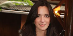 Gaya Elegan Dan Glamor Nia Ramadhani Rayakan Pergantian Tahun