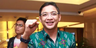 Gaya Ganteng Pasha Ungu Jadi Walikota, Sumringah Dikunjungi Istri