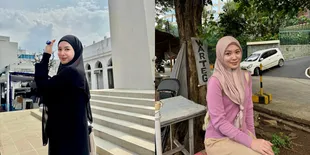 Gaya Hijab Ayana Moon yang Selalu Menawan dalam Berbagai Suasana