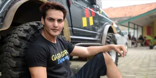 Gaya Kompak Ravi Bhatia dan Istri, Makin Terbuka dan Romantis