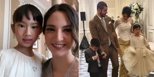 Gaya Kondangan Nia Ramadhani di Pernikahan Adinda Bakrie Jadi Sorotan