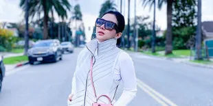 Gaya Manja Syahrini Saat Bersepeda, Ngaku Bukan Bikers Biasanya Kalau Pagi Masih Ngorok