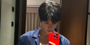 7 Gaya Mirror Selfie Chen Zheyuan, Aura Karismatik - Vibe Boyfriend Material