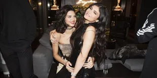 Gaya Nongkrong Cantik Kendall dan Kylie Jenner Bareng Bella Hadid