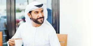 Gaya Para Seleb Ini Bikin Pakai Sorban Saat Ramadan Jadi Berkelas