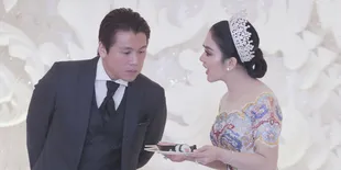 Gelar Acara Resepsi Mewah, Berapa Biaya Yang Dihabiskan Syahrini &#38; Reino Barack?