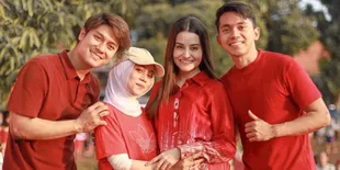 Gelar Kampung Hiburan, Rizky Billar dan Lesti Kejora Rela Becek-becekan Ikut Lomba 17-an