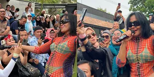 Gelar Mini Konser, Atiek CB Masih Jadi Magnet untuk Pecinta Musik Indonesia