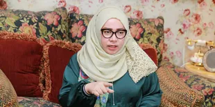 Geram Bubah Alfian Dandan Seperti Pocong, Melly Goeslaw: Gak Mirip Saya Sama Sekali