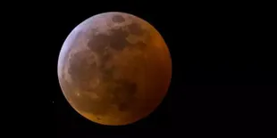 Gerhana Bulan Esok Hari Ternyata Fenomena Langka!