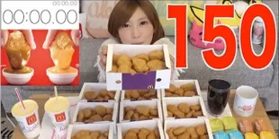 Gila, Cewek Cantik Ini Bisa Habiskan 150 Potong Nugget Sendirian!