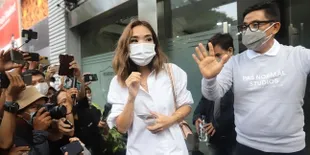 Gisella Anastasia Ternyata Biasa Julurkan Lidah di Depan Kamera