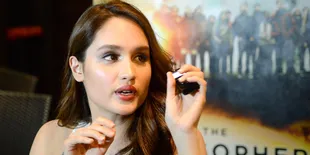 Go International, Cinta Laura Tak Ingin Dekat Keluarga