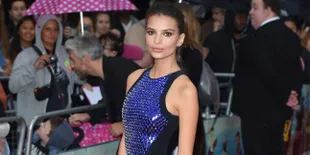 Golden Globe, Pakaian Dalam Emily Ratajkowski Tertangkap Kamera