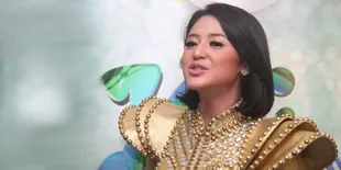 Goyang Gergaji Lagi, Dewi Perssik Ngos-Ngosan
