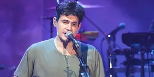 'Gravity' Jadi Lagu Penutup Konser John Mayer Paling Indah yang Pernah Ada