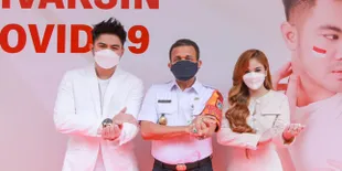Guntur Triyoga dan Apristiyah Adakan Vaksinasi Massal, Bagikan 500 Dosis Secara Gratis!
