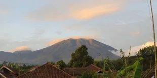 Gunung Gede Pangrango Ditutup Sementara untuk Pendaki Imbas Aktivitas Vulkanik Meningkat, Berapa Lama?
