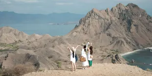 Hadiah Istimewa dari Mama untuk The Sisters: Fun or Disaster?