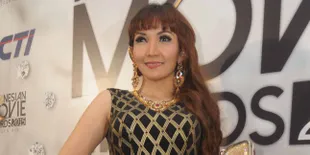 Hadiri Nikahan Gibran, Roro Fitria Lebih Oke Dari Bella Shofie?