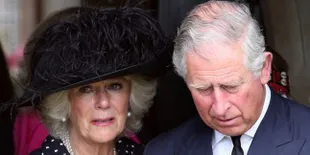 Hadiri Pembaptisan Charlotte, Rok Istri Pangeran Charles Terbuka