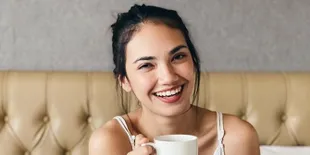 Haico Van der Veken 'BUKU HARIAN SEORANG ISTRI' Tampil dengan Gaya Rambut Kuncir Kuda di Pemotretan, Pamer Leher Jenjang!