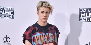 Hailey Baldwin Ultah, Aksi Jahil Justin Bieber Bikin Fans Baper