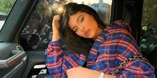 Halloween, Seksinya Kylie Jenner Saat Jadi Ariel 'THE LITTLE MERMAID'