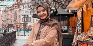 Hamil Anak Pertama Setelah 10 Tahun Menanti, Zaskia Sungkar Pamer Baby Bump yang Makin Membesar