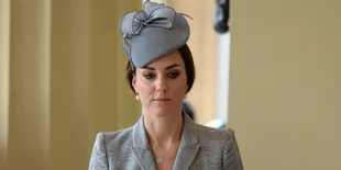 Hamil Besar, Kate Middleton Berpose Tanpa Busana
