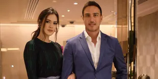 Hamish Daud Peluk Raisa Romantis Saat Buka Bareng Keluarga di Rumah