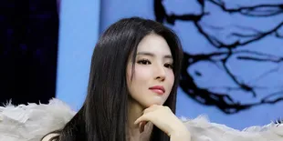 Han So Hee Dikabarkan Jadi Istri Masa Depan Byeon Woo Seok di SOLO LEVELING