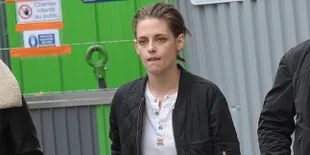 Hangout Tanpa Pacar, Kristen Stewart Malah Gandeng Pria Ini