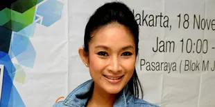 Happy Salma Bangga Jadi Juri Film Pendek FFI 2012