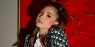 Harga Masker Sekali Pakai Milik Nagita Slavina Bikin Heboh, Netizen: Bikin Sesak Napas Tapi Bukan Karena Covid