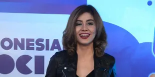 Hari Ini Oka Ultah, Awkarin Beri Kado Yasin - Al Fatihah &#38; Bunga