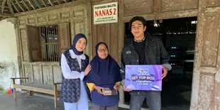 Harris Vriza dan Cut Syifa Bagikan Set Top Box ke Warga Yogyakarta dalam Program 'Jumpa Artis SCTV'
