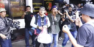 Hasil Visum Polisi Keluar, Misteri Warna Biru di Jari Mendiang Lina Jubaedah Terungkap