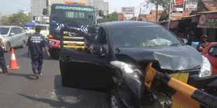 Hati-Hati Saat Mudik! Mobil Ini Alami Kecelakaan Karena Pengemudi Mengantuk