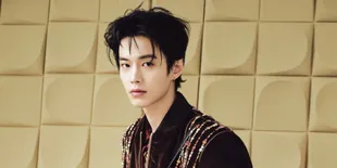 He Yu Debut Majalah Internasional, Cetak Sejarah di Sampul Esquire Vietnam