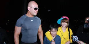 Heboh! Deddy Corbuzier & Chika Jessica Mesra di Atas Ranjang