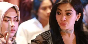 Heboh Kiriman Bunga Dari Mr H Buat Syahrini, Paranormal Ini Ungkap 'Petunjuk'