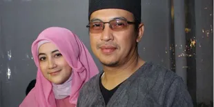 Heboh Penampakan 'Malaikat' Saat Uje Berdakwah?