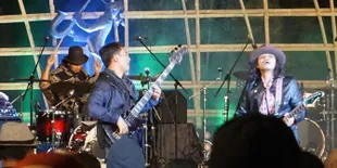 Hentakan Gugun Blues Shelter di Jazz Gunung 2019 Kalahkan Dinginnya Bromo